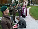 Generalmajor Dieter Heidecker bei der Kranzniederlegung in der Schwarzenberg-Kaserne.