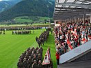 Ausmarsch der Truppe aus dem Tauernstadion in Matrei in Ostttirol.