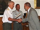 ...und die Wehrdienstmedaille in Gold für Hauptmann Tichy.