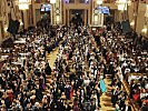 Der Ball der Offiziere brachte internationales Flair in die Wiener Hofburg.