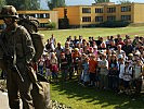 Volles Programm in St. Michael: Rekruten modelten in einer Modenschau...