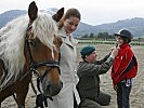 Im Reitstall standen Soldaten des Bundesheeres hilfreich zur Seite.