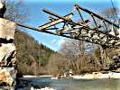 "Gemeinsam" lautete die Devise der Pioniere beim Zurückschieben der Pionierbrücke über die Reichraming.