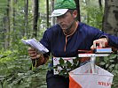 Mit Spezialkarten und Kompass durch den Wienerwald.