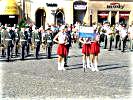 Die Militärmusik OÖ konzertiert vor dem Olmützer Rathaus.