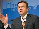 "Samen für den Frieden säen", so Verteidigungsminister Platter.