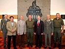 Gruppenfoto im Sitzungssaal des Stadtamtes Eisenerz.