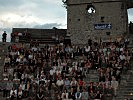 Das Wetter hielt. Viele Besucher kamen auf die Burgarena Finkenstein zum Benefizkonzert.