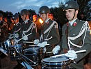 Der "Große Österreichische Zapfenstreich", gespielt durch die Gardemusik.