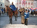 .... an der Spitze Traditionsoberstleutnant Stefan Leibetseder hoch zu Ross.