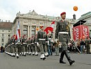 Wieder mit dabei: Die Garde brilliert am Nationalfeiertag mit präziser Choreografie.