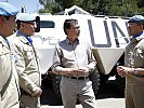 Auch der Nahe Osten bildet einen Schwerpunkt des Engagements. Im Bild: Minister Darabos mit UN-Soldaten auf den Golanhöhen.