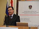 Minister Darabos eröffnete das Treffen: "Heer für die Sicherheit Österreichs weiterhin unerlässlich."