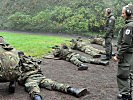 Unter österreichischer Anleitung: Niederländer schießen mit dem Sturmgewehr des Bundesheeres.