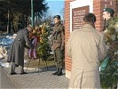 Vor der Feier wurde am Felieferhof die alljährliche Kranzniederlegung durchgeführt.