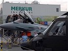 Waren auch in Graz einmal mehr die Stars der Show: Der 'Black Hawk'-Helikopter und das Eurofighter-Modell.