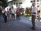 Brigadier Karl Berktold mit der Patenfamilie.