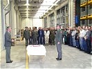 Offiziersstellvertreter Luginger erhält die "Goldene Medaille für Verdienste um die Republik Österreich".