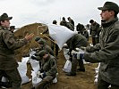 10.000 Soldaten stehen für den Schutz der Bevölkerung bereit. (Bild: Archiv)