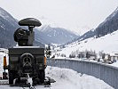 Die Luftfahrzeuge stehen in Verbindung mit dem Luftraumüberwachungssystem Goldhaube und dessen Radarstationen am Boden.