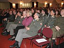 Das Auditorium. Im Vordergrund, 1. Reihe: Brigadier Karl Gruber mit Gattin, Brigadier Karl Berktold, Generalmajor Dieter Heidecker (v.r.).