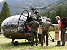 Hubschrauber fliegen auch Imker zu ihren Bienenstöcken ins Kleinsölktal.