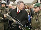 Auch Bundespräsident Fischer wird die Soldaten besuchen.