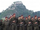 Am Fuß der Burg Hochosterwitz wurden die Soldaten aus der Steiermark und Kärnten angelobt.