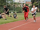 100 Meter-Sprint: Mit vollem Einsatz ins Ziel.