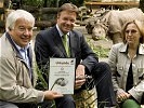 Pechlaner, Platter und Schratter (v.l.) hautnah bei den Nashörnern.