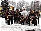 Die Militärmusik OÖ mit Glücksbringer im Kasinogarten