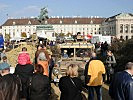 Das im Tschadeinsatz verwendete Geländefahrzeug "Sandviper" wurde bestaunt.