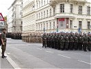 Alles bereit: Die Brigade hat in der Grillparzerstrasse Aufstellung genommen.