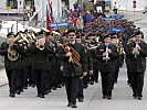 Die Sportler von Justizwache, Polizei, Bundesheer und Zollwache marschieren zur Eröffnungsfeier.