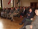 Zahlreiche Ehrengäste wohnten der Feier bei und freuten sich mit dem Jubilar über das besondere Geburtstagsgeschenk.