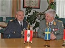 Der schwedische Verteidigungsattaché zeigte sich interessiert an den territorialen Aufgaben des Militärkommandos.