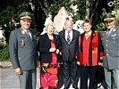 V.l.: Fernmelde-Kommandant Brigadier Kubiska, Bezirksvorsteherin Mospointer, Abgeordnete Gaál und Bayr sowie Generalmajor Wendy. Foto: Christian Jobst.