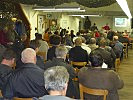 Volles Haus in der Grazer Hummel-Kaserne: Eine Altlagerhalle wurde zur Versteigerungshalle.