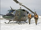 Die Helikopter werden rund um die Uhr von Soldaten bewacht.