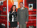 Mag.art. Gudrun Geiblinger mit Generalmajor Kurt Raffetseder