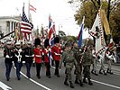 Soldaten bei der Parade zum Jubiläumsjahr 2005 am Wiener Ring