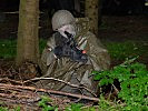 Die Verteidiger beobachten den Aufmarsch der "Task Force"... (Bild öffnet sich in einem neuen Fenster)