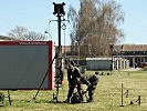 Führungsunterstützer sorgen für Computer- und Funknetzwerke. (Bild öffnet sich in einem neuen Fenster)
