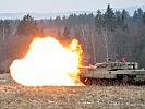 ...eröffnen die Panzer das Feuer. (Bild öffnet sich in einem neuen Fenster)