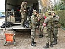 Der Tauchgang wird koordiniert. (Bild öffnet sich in einem neuen Fenster)