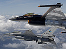 F-16 "Fighting Falcon".
Foto: K. Tokunaga. (Bild öffnet sich in einem neuen Fenster)
