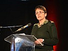 Oberst Christine Poussineau der französischen Armee beim Impulsreferat. (Bild öffnet sich in einem neuen Fenster)