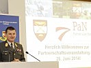 Generalleutnant Reißner eröffnet die Partnerschaftsveranstaltung. (Bild öffnet sich in einem neuen Fenster)