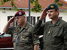 Generalleutnant Fritz, l., und Generalleutnant Reißner beim Empfang.