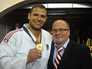 Korporal Maximilian Schirnhofer und sein Trainer Klaus Peter Stollberg. (Bild öffnet sich in einem neuen Fenster)